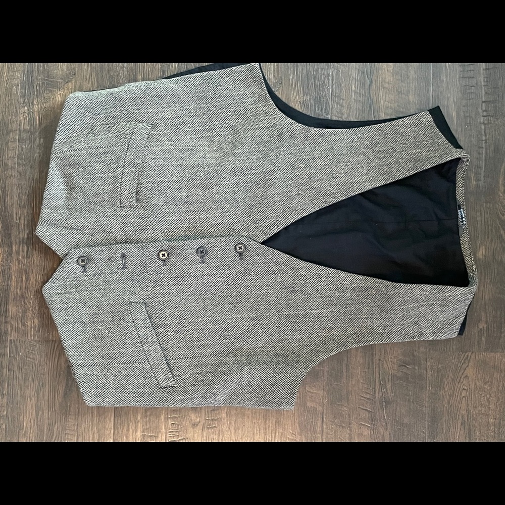 Gap vest